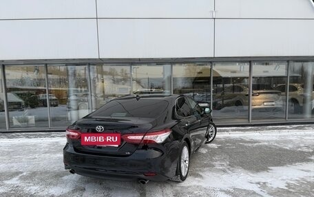 Toyota Camry, 2018 год, 2 990 000 рублей, 2 фотография