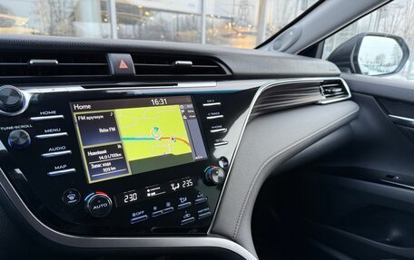 Toyota Camry, 2018 год, 2 990 000 рублей, 16 фотография