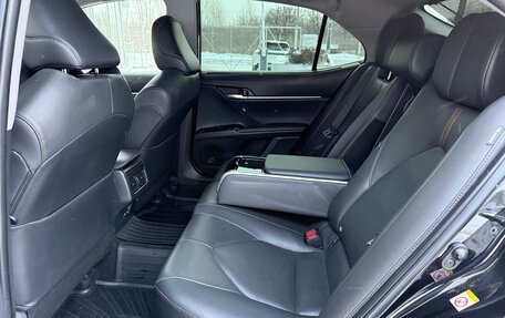 Toyota Camry, 2018 год, 2 990 000 рублей, 14 фотография