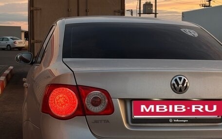 Volkswagen Jetta VI, 2010 год, 850 000 рублей, 3 фотография