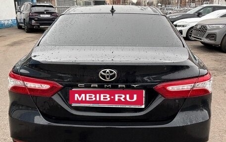 Toyota Camry, 2018 год, 3 450 000 рублей, 2 фотография