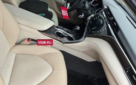 Toyota Camry, 2018 год, 3 450 000 рублей, 6 фотография