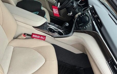 Toyota Camry, 2018 год, 3 450 000 рублей, 5 фотография