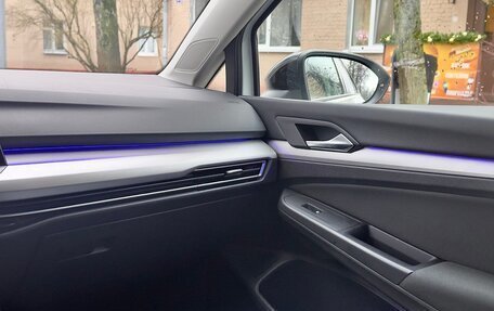 Volkswagen Golf VIII, 2022 год, 1 850 000 рублей, 13 фотография