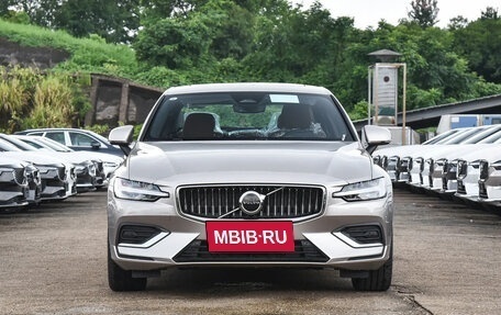 Volvo S60 III, 2024 год, 4 600 000 рублей, 2 фотография