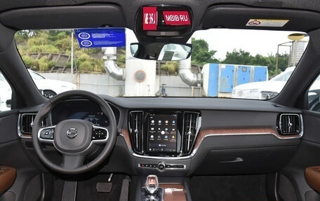 Volvo S60 III, 2024 год, 4 600 000 рублей, 10 фотография