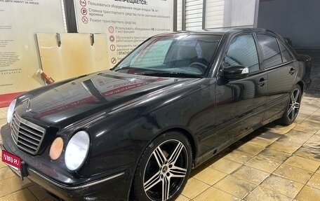 Mercedes-Benz E-Класс, 1999 год, 270 000 рублей, 1 фотография