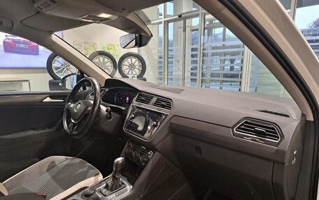 Volkswagen Tiguan II, 2019 год, 2 729 000 рублей, 11 фотография