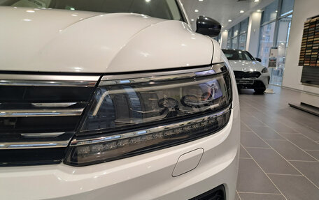 Volkswagen Tiguan II, 2019 год, 2 729 000 рублей, 17 фотография