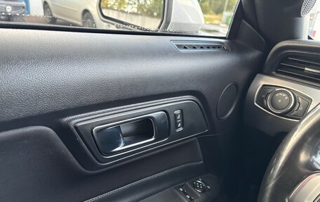 Ford Mustang VI рестайлинг, 2019 год, 2 600 000 рублей, 12 фотография