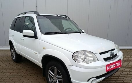 Chevrolet Niva I рестайлинг, 2016 год, 610 000 рублей, 2 фотография