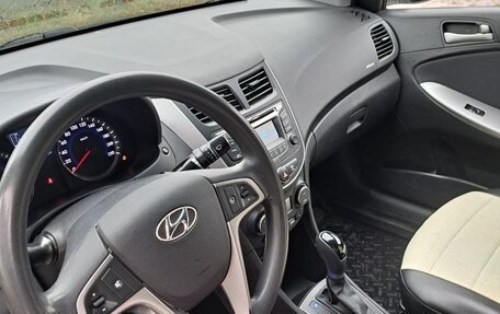 Hyundai Solaris II рестайлинг, 2016 год, 1 100 000 рублей, 23 фотография