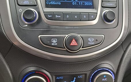 Hyundai Solaris II рестайлинг, 2016 год, 1 100 000 рублей, 26 фотография