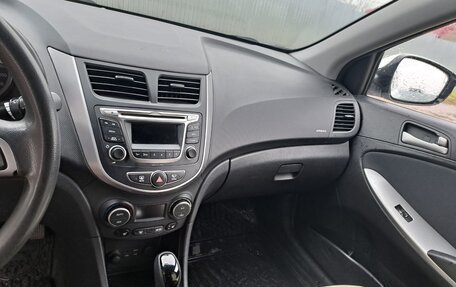 Hyundai Solaris II рестайлинг, 2016 год, 1 100 000 рублей, 31 фотография