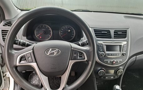 Hyundai Solaris II рестайлинг, 2016 год, 1 100 000 рублей, 32 фотография