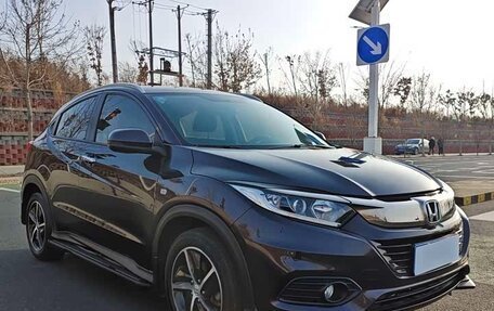 Honda Vezel, 2021 год, 1 970 000 рублей, 3 фотография