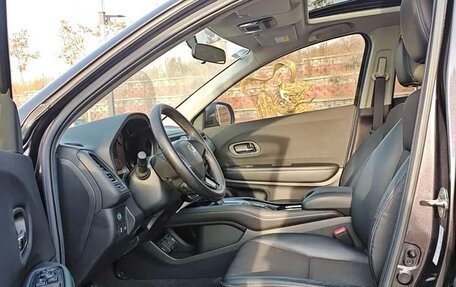 Honda Vezel, 2021 год, 1 970 000 рублей, 15 фотография
