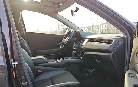 Honda Vezel, 2021 год, 1 970 000 рублей, 22 фотография