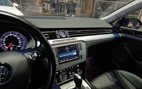 Volkswagen Passat B8 рестайлинг, 2015 год, 2 200 000 рублей, 10 фотография