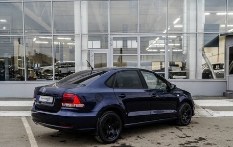 Volkswagen Polo VI (EU Market), 2015 год, 900 000 рублей, 2 фотография