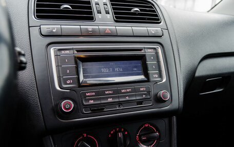 Volkswagen Polo VI (EU Market), 2015 год, 900 000 рублей, 15 фотография