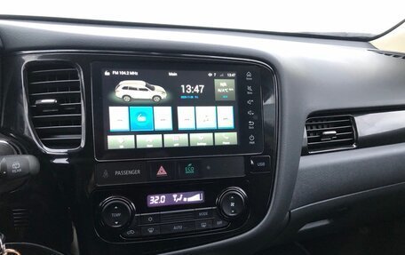 Mitsubishi Outlander III рестайлинг 3, 2022 год, 2 660 000 рублей, 13 фотография