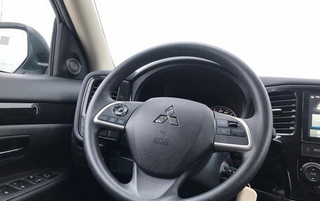 Mitsubishi Outlander III рестайлинг 3, 2022 год, 2 660 000 рублей, 21 фотография