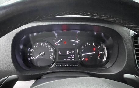 Peugeot Traveller I, 2022 год, 4 000 000 рублей, 11 фотография