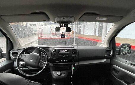 Peugeot Traveller I, 2022 год, 4 000 000 рублей, 10 фотография