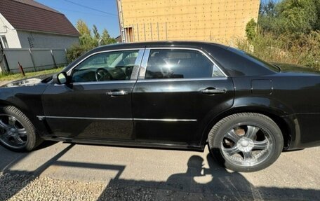 Chrysler 300C II, 2005 год, 990 000 рублей, 14 фотография