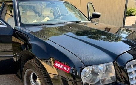 Chrysler 300C II, 2005 год, 990 000 рублей, 3 фотография