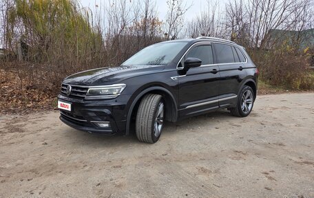 Volkswagen Tiguan II, 2018 год, 2 850 000 рублей, 2 фотография