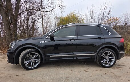 Volkswagen Tiguan II, 2018 год, 2 850 000 рублей, 3 фотография