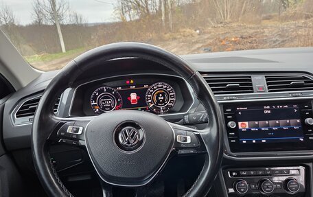 Volkswagen Tiguan II, 2018 год, 2 850 000 рублей, 14 фотография