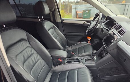 Volkswagen Tiguan II, 2018 год, 2 850 000 рублей, 16 фотография