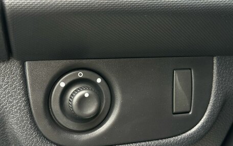 Renault Sandero II рестайлинг, 2015 год, 879 000 рублей, 21 фотография