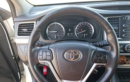 Toyota Highlander III, 2014 год, 2 690 000 рублей, 25 фотография