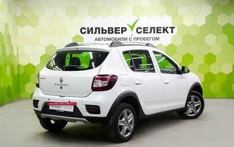Renault Sandero II рестайлинг, 2017 год, 1 050 000 рублей, 2 фотография