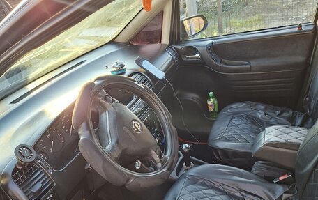 Opel Zafira A рестайлинг, 2001 год, 340 000 рублей, 1 фотография