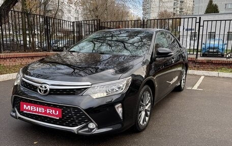 Toyota Camry, 2017 год, 2 600 000 рублей, 2 фотография