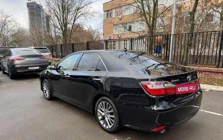 Toyota Camry, 2017 год, 2 600 000 рублей, 5 фотография