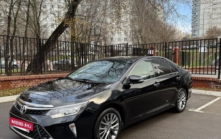 Toyota Camry, 2017 год, 2 600 000 рублей, 3 фотография