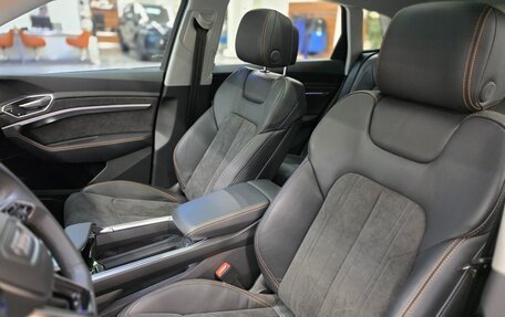 Audi e-tron I, 2022 год, 5 350 000 рублей, 14 фотография