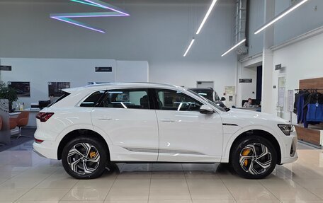 Audi e-tron I, 2022 год, 5 350 000 рублей, 8 фотография