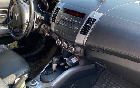 Mitsubishi Outlander III рестайлинг 3, 2010 год, 1 130 000 рублей, 9 фотография