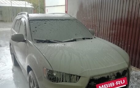 Mitsubishi Outlander III рестайлинг 3, 2010 год, 1 130 000 рублей, 8 фотография