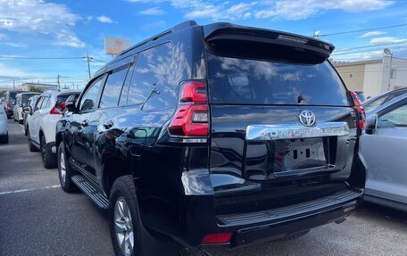 Toyota Land Cruiser Prado 150 рестайлинг 2, 2019 год, 4 500 000 рублей, 7 фотография