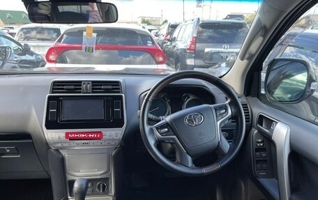 Toyota Land Cruiser Prado 150 рестайлинг 2, 2019 год, 4 500 000 рублей, 6 фотография