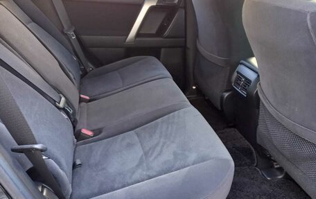 Toyota Land Cruiser Prado 150 рестайлинг 2, 2019 год, 4 500 000 рублей, 28 фотография