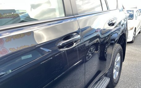 Toyota Land Cruiser Prado 150 рестайлинг 2, 2019 год, 4 500 000 рублей, 25 фотография